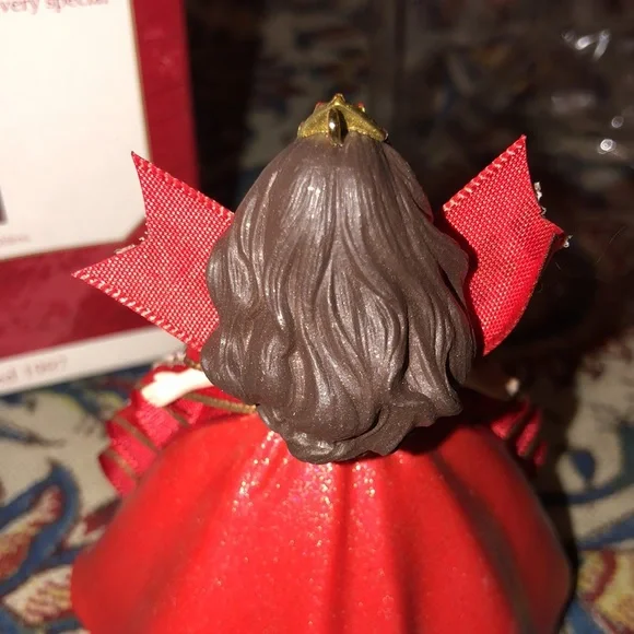 Collectible Hallmark 1997 Holiday BARBIE Fifth in Series of Happy Holiday Dolls - Picture 14 of 15